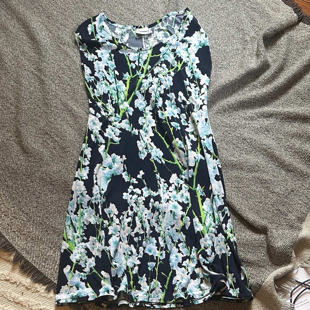 Elegant Floral Navy Midi Dress